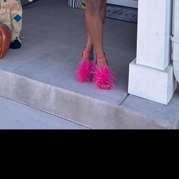 pink fluff Gianni Bini heels - Picture 4 of 4